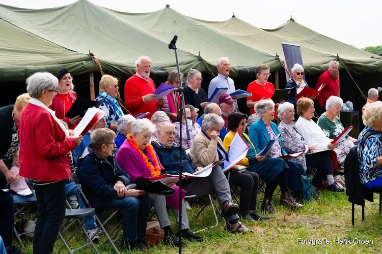 Odensekoor en IJmuider Harmonie treden samen op in Velserbeek