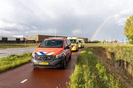 Automobilist verliest de macht over het stuur en kom te water in Beverwijk