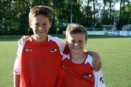 Succesvolle voetbalbroers Teun en Peer Koopmeiners komen met jeugdboekenserie (8+) bij Kluitman