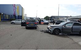 Schade na ongeval door voorrangsfout op kruising in Beverwijk