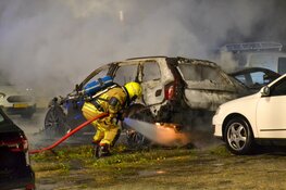 Twee personenauto's uitgebrand in Beverwijk