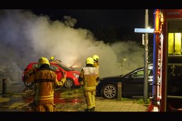 Twee personenauto's uitgebrand in Beverwijk
