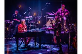 Het verhaal, de hits en de vete van de twee grootste bands ooit; The Stones vs The Beatles Battle