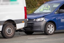 Schade na ongeval bij stoplichten in Heemskerk