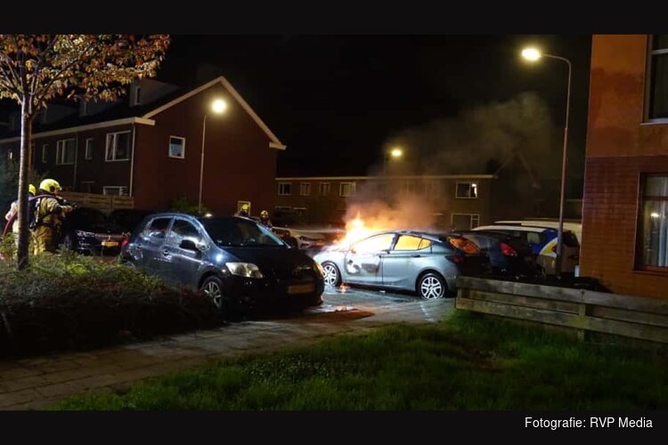 Twee auto's door brand verwoest in Heemskerk