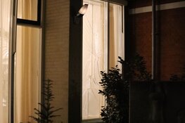 Demonstratie tegen AZC in Uitgeest: veel mensen op de been