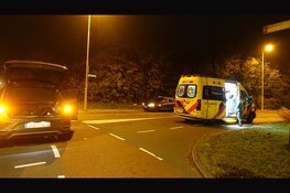 Schade na ongeval tussen twee personenauto's in Heemskerk