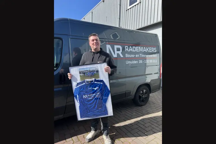 NR Rademakers Bouw en Timmerwerken trotse sponsor van Stormvogels JO14-1