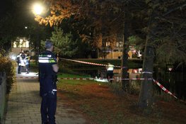 Schade na brand bij voordeur in Haarlem