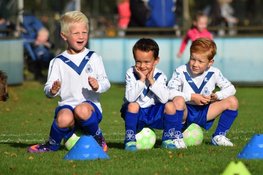 Lekker weer sporten na versoepeling coronamaatregelen bij voetbalvereniging DEM
