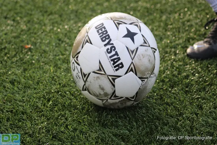 De Vries redt in blessuretijd punt voor DEM