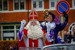 Sinterklaasintocht brengt feestelijke sfeer in Castricum