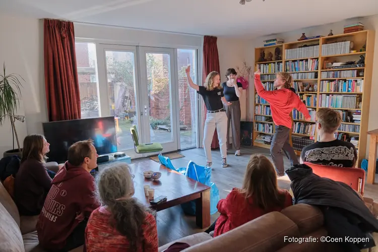 Een laatste oproep aan buurtbewoners en podiumkunstenaars: meld je aan voor amateurkunstfestival Gluren bij de Buren Beverwijk
