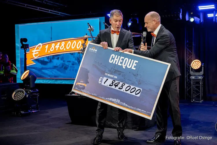 Gasten Reddersgala halen recordbedrag op voor de KNRM
