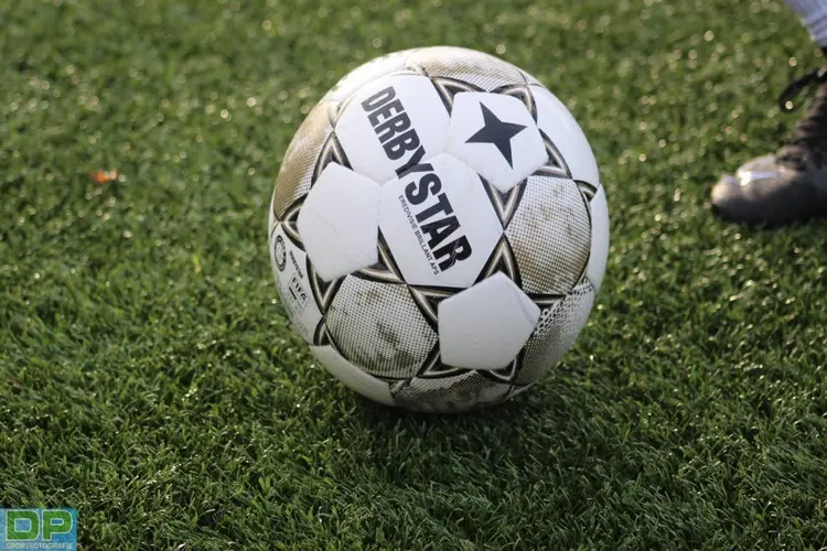 FC Uitgeest wint van periodekampioen VIOS en neemt koppositie over