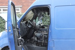 Bestelbus zwaar beschadigd na brand in Heemstede