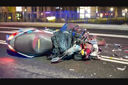 Motorrijder gewond na botsing met auto in Haarlem