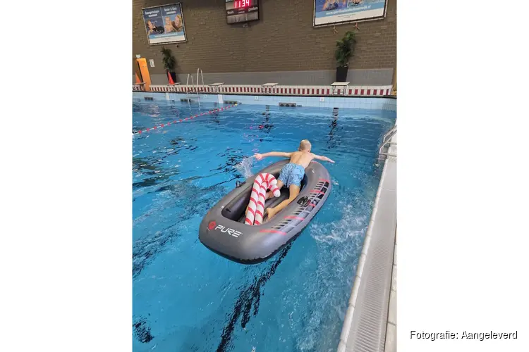 Het Sportfondsenbad Beverwijk organiseert de Kerst Kinder Fun Ochtend!