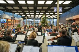 Kerst klinkt door heel Heemskerk met jaarlijkse kerstconcerten, korenfestival en opening expositie Dorpsfotograaf