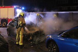 Auto verwoest na nachtelijke brand in Heemstede