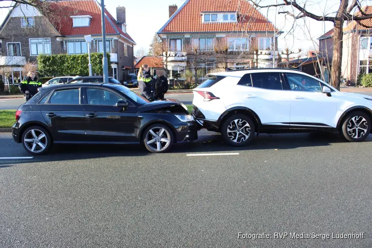 Gewonde en flinke schade bij ongeval op Heemsteedse Dreef