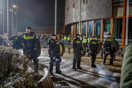 ME paraat en veiligheidsrisicogebied voor demonstratie bij gemeentehuis Heemskerk