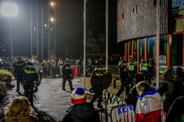 ME paraat en veiligheidsrisicogebied voor demonstratie bij gemeentehuis Heemskerk