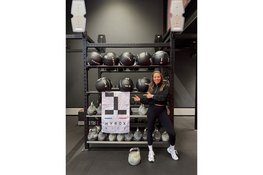 HYROX-trainster Bonny Bastian zet topprestatie neer in Nice