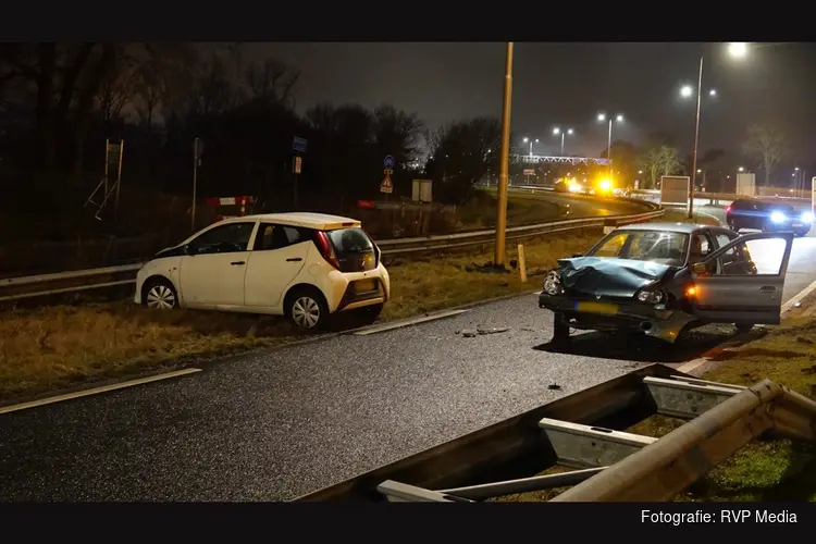 Automobilist neemt verkeerde afrit en veroorzaakt ongeval op N208