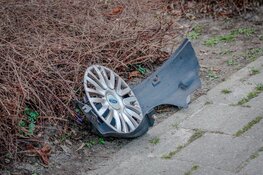 Auto rijdt door na eenzijdig ongeval met veel schade in Heemskerk