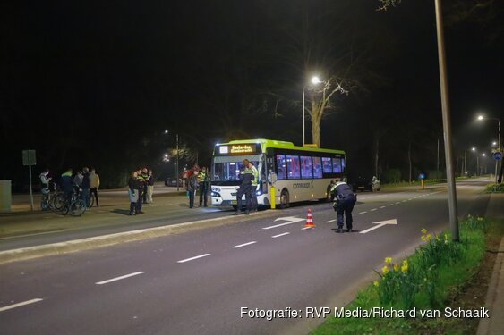 Fietser ernstig gewond na aanrijding met stadsbus
