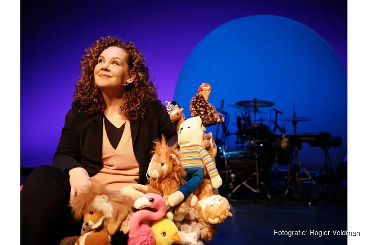 Sara Kroos is terug! Blije verhalen, energie, rake grappen en schattige liedjes