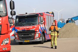 Binnenvaartschip dreigt te zinken na lek in motorruimte