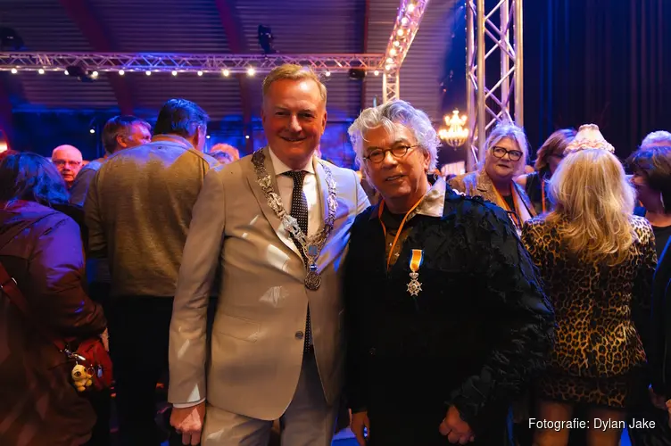 Jacob Bron benoemd tot Ridder in de Orde van Oranje-Nassau