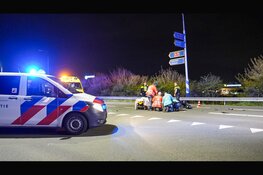 Motorrijder gewond na botsing met personenauto bij oprit A9