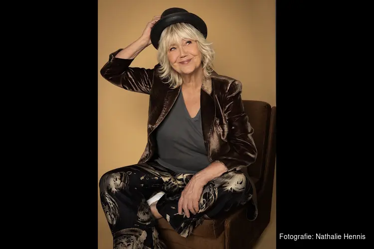 Mathilde Santing is terug in het theater!