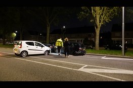 Auto botst op geparkeerd voertuig in Heemskerk, bestuurder aangehouden