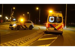 Auto botst op flitspaal in Heemskerk, bestuurder gewond