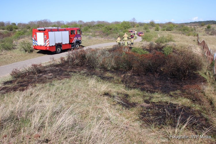 Brand in heide bij Zandvoort