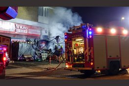 Uitslaande brand bij winkel in Beverwijk