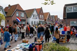 Oranjeplezier op de Bakkummerstraat: feest voor jong en oud in Castricum en Bakkum