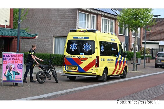 Jonge fatbiker onderuit in bocht bij spoor in Castricum