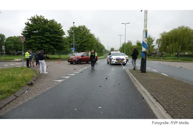 Schade en aanhouding na ongeval in Uitgeest