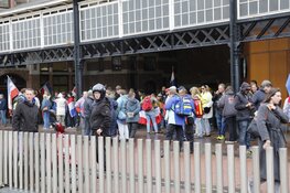 Demonstratie bij station in Haarlem