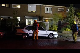Geparkeerde auto door brand verwoest in Heemskerk