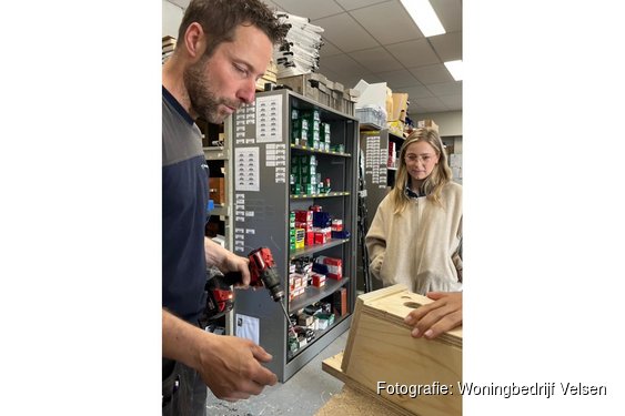 Leerlingen Het Molenduin op bliksemstage bij Woningbedrijf Velsen