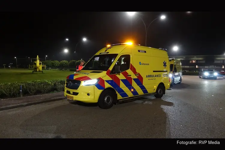 Fietser ernstig gewond na val van fiets in Uitgeest. Traumahelikopter landt bij hotel