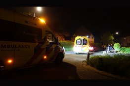 Fietser ernstig gewond na val van fiets in Uitgeest. Traumahelikopter landt bij hotel