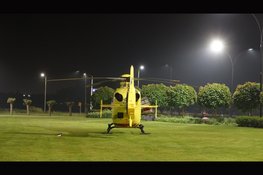 Fietser ernstig gewond na val van fiets in Uitgeest. Traumahelikopter landt bij hotel
