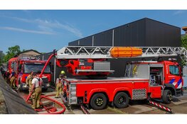 Veel rook bij brand op dak van woning Castricum